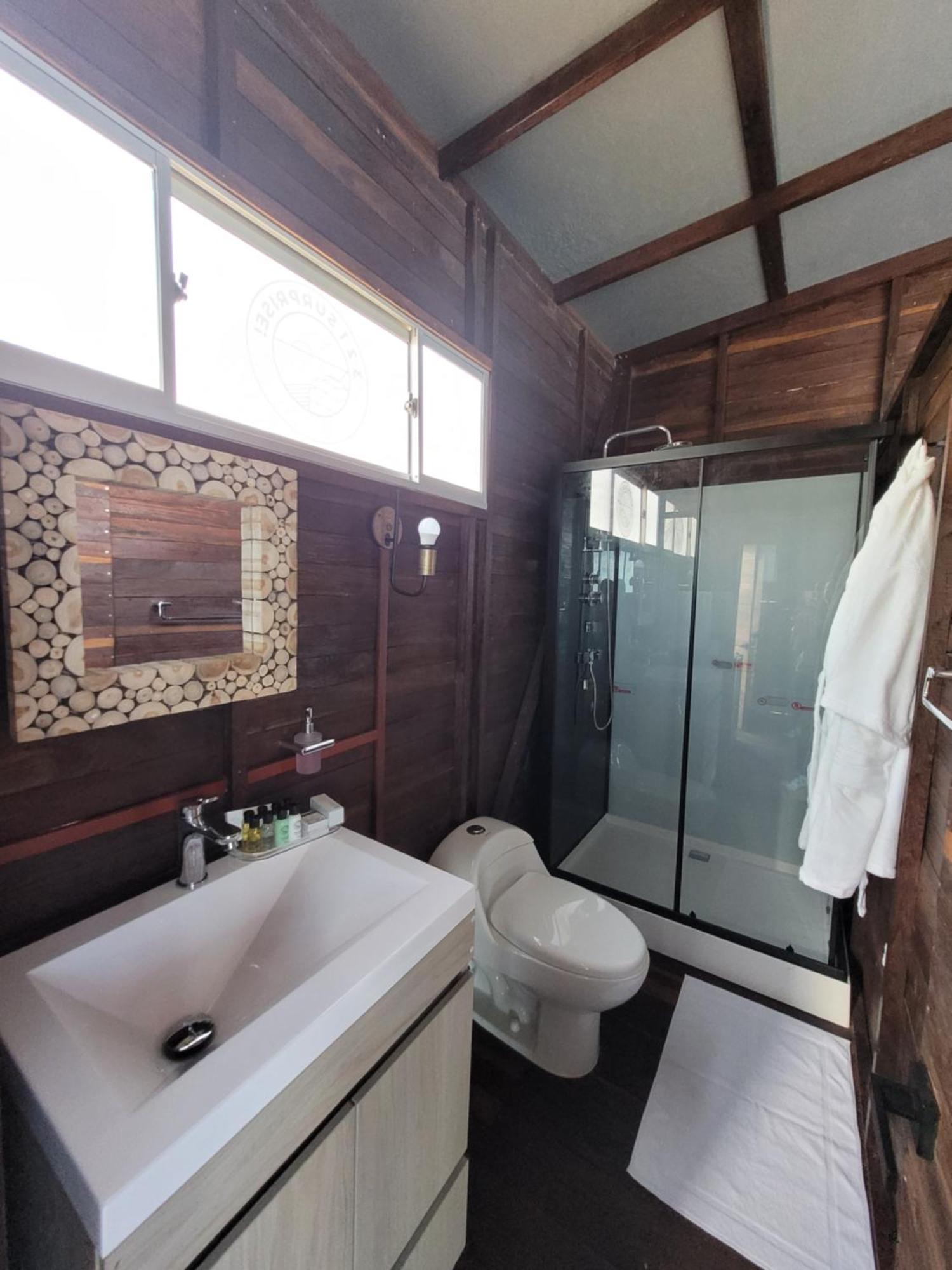 321 Surprise Beach House And Glamping Providencia Island Extérieur photo